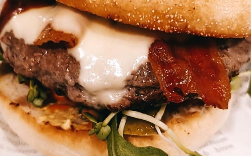 Angus Blumenthal:  klassischer Bacon Cheese Burger für 4 Personen