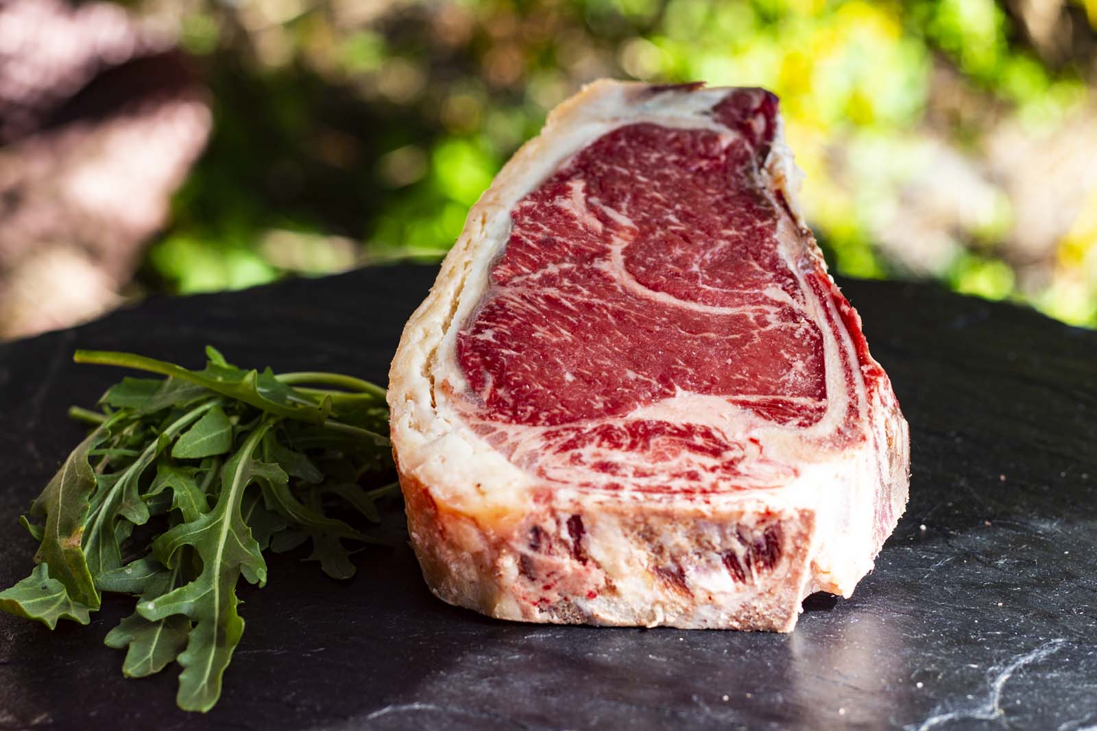 Clubsteak, Strip Loin in Bone Steak vom Rotbunten, Dry Aged