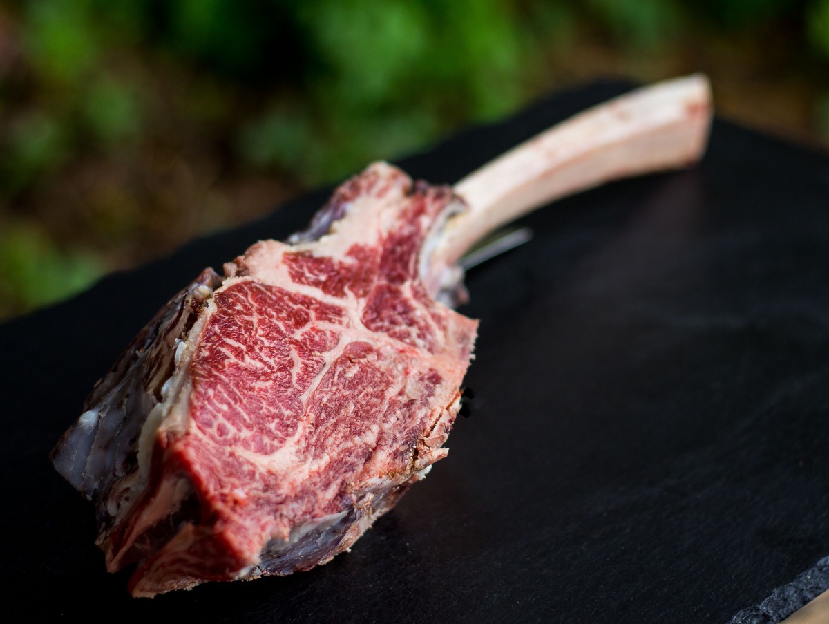 Prime Auslese! Tomahawk Steak vom Black Angus, Dry Aged