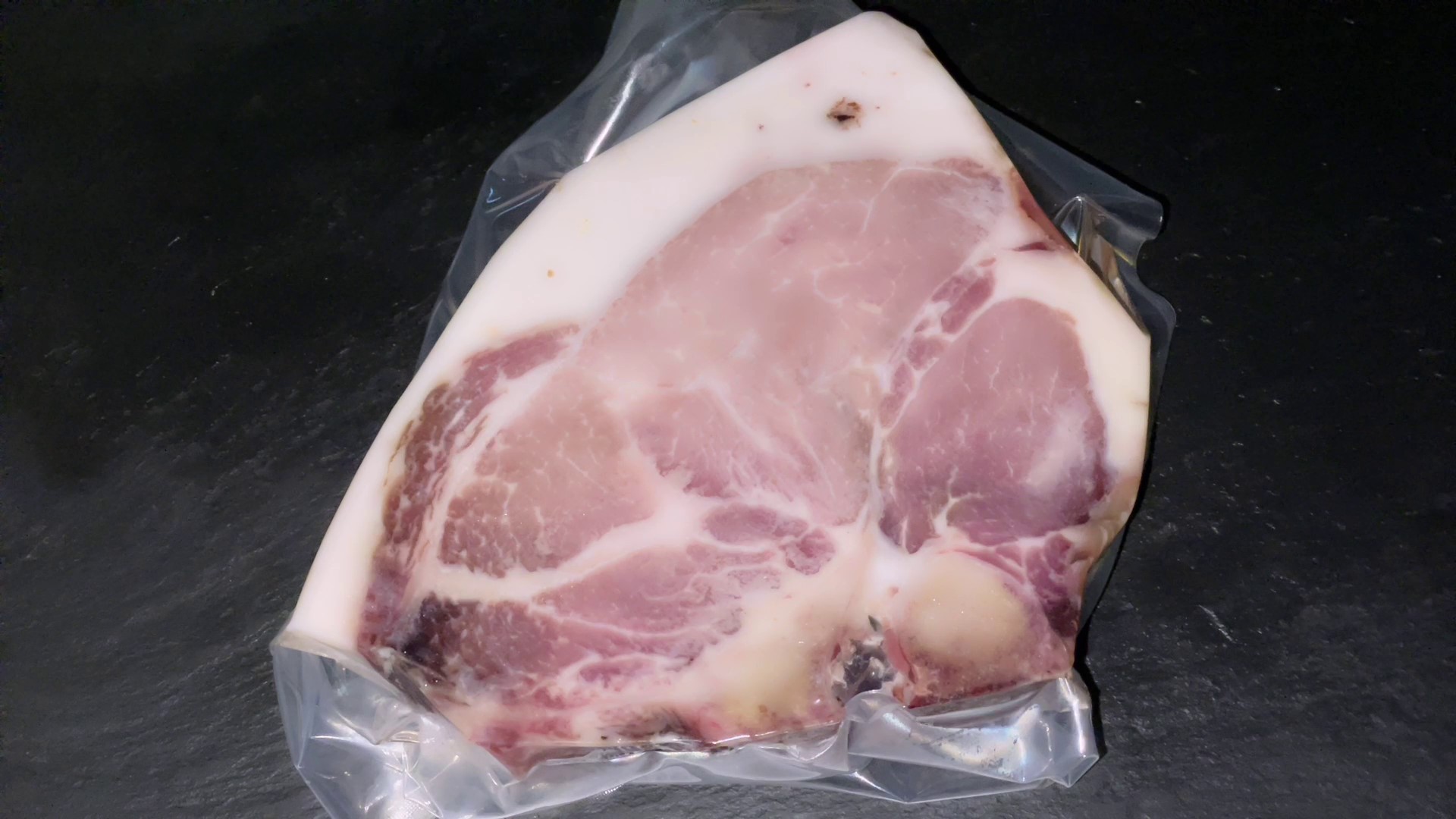 Porterhouse Steak vom Duroc-Schwein aus eigener Haltung, Dry Aged