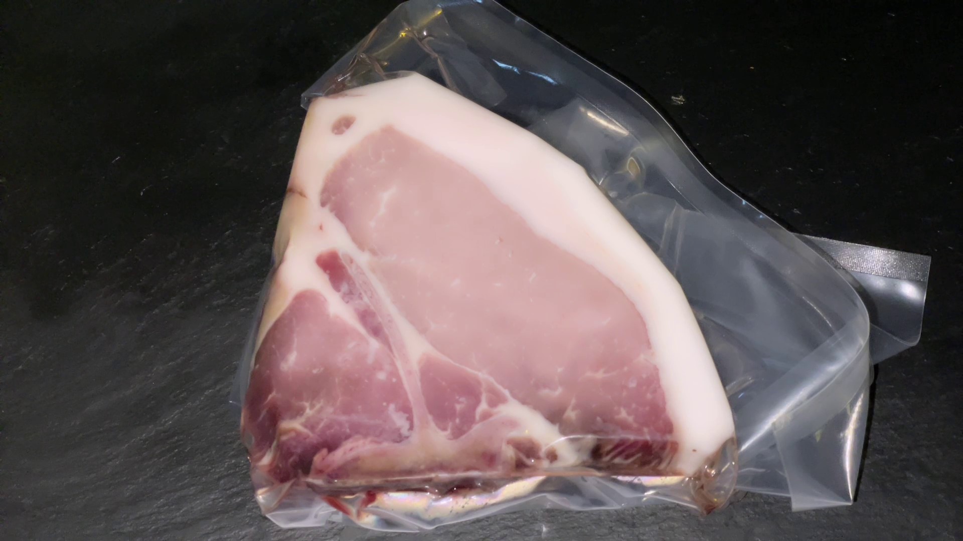 Porterhouse Steak vom Duroc-Schwein aus eigener Haltung, Dry Aged